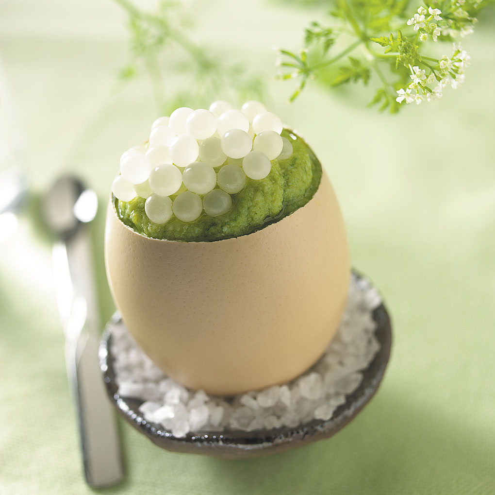 Caviar d'escargot (csigatojás tyúktojással); Forrás: fr.academic.ru Caviar d'escargot (csigakaviár); Forrás: fr.academic.ru