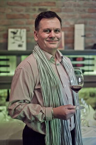 Csíki Sándor gasztronómiai szakíró, blogger, foodstylist
