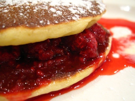 Málnás, rebarbarás amerikai palacsinta (pancake) szendvics