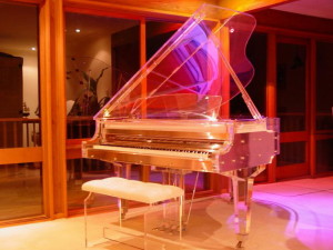 V.I.P. Violet Piano - latvanyterv