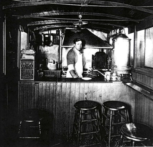 Louis Lassen Louis Lunch wagon 1907 1916