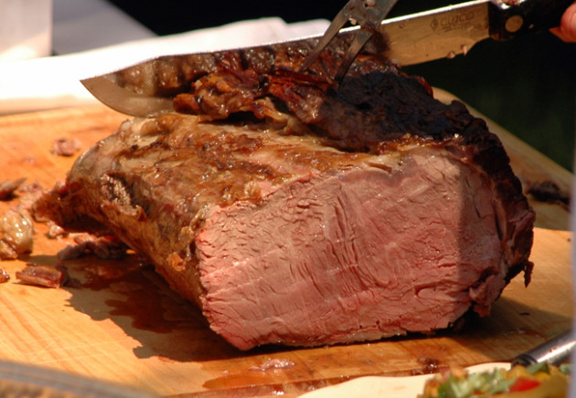 Átsült (well done, bien cuit) steak. Maghőmérséklet:  65,5-71ºC. (Forrás: mccartneysofmoira.com)