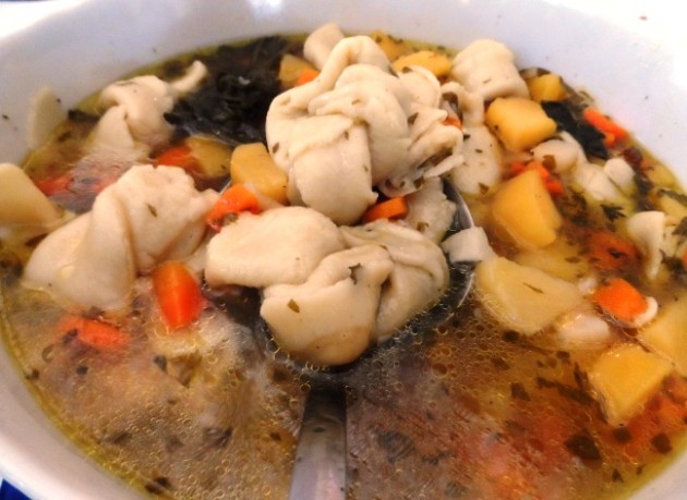 Zöldséges kötött galuska leves úgy, ahogy Zsuzsika néni készítette Békésen