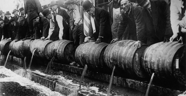 Kiöntik a sört az amerikai alkoholtilalom (1920-1933) alatt 