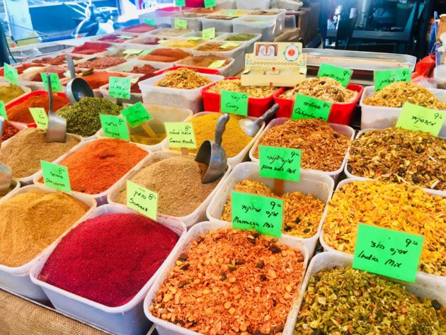 Fűszerek a Carmel piacon (Shuk Ha'Carmel, Tel-Aviv) 